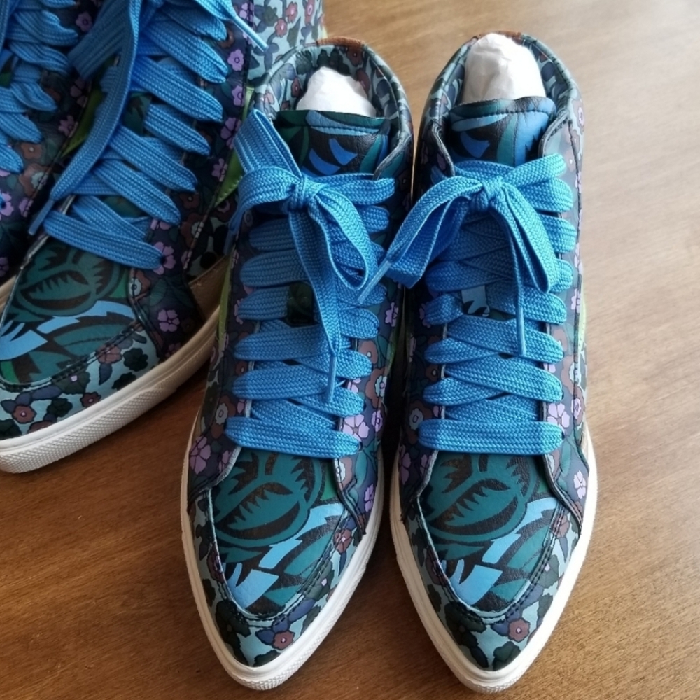 Coach C203 Hightop Sneakers in mist/gold hologram - Picture 7 of 7